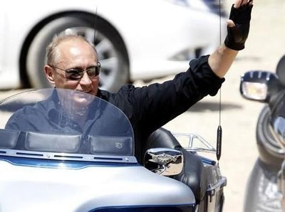 Foto: 15 Aksi Putin yang Laki Banget