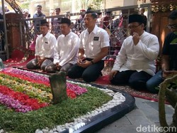 Gerilya ke Jawa Timur, AHY Ziarah ke Makam Gus Dur