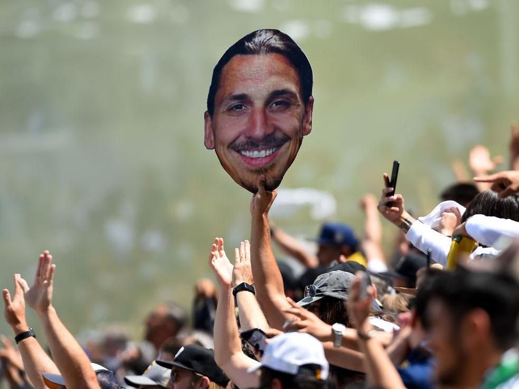 Gol Debut 36 Meter Ibrahimovic Jadi yang Terbaik di MLS Gol Debut 36 Meter Ibrahimovic Jadi yang Terbaik di MLS
