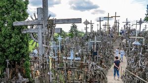 Foto: Bukit 100.000 Salib