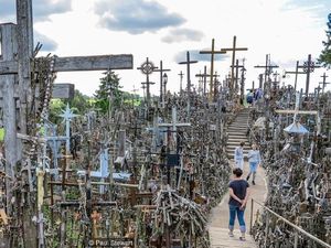 Foto: Bukit 100.000 Salib Foto: Bukit 100.000 Salib