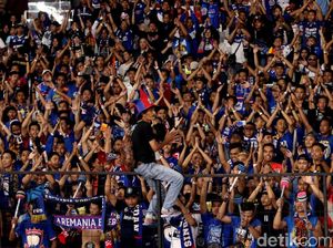 Jika Liga Berlanjut, Aremania Minta Bonek Taati Nota Kesepakatan