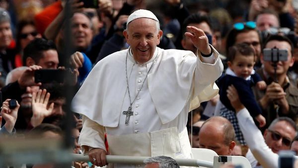 Foto: Paus Fransiskus Pimpin Misa Paskah di Vatikan