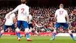 Aubameyang vs Stoke City: Potong Rambut untuk Nenek, Cetak Dua Gol