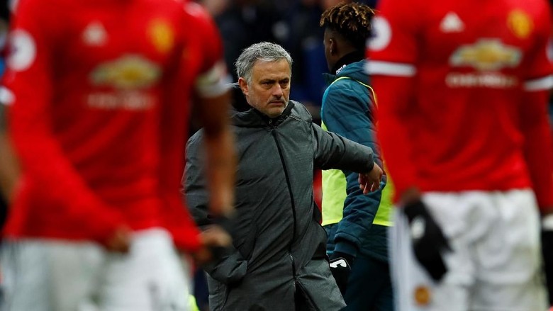 MU Tertinggal Jauh dari City, Mourinho Indikasikan Akan Rombak Skuat MU Tertinggal Jauh dari City, Mourinho Indikasikan Akan Rombak Skuat