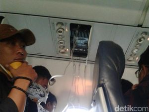 Foto: Suasana Panik Saat Lion Air Mendarat Darurat di Palembang