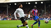 Gol ke gawang Palace dengan kaki kanan adalah yang keenam untuk Salah musim ini. Sisanya 22 gol dari kaki kiri andalannya serta satu dari sundulan (Dylan Martinez/Reuters)