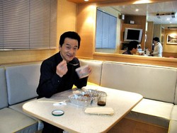 Gaya Makan Jackie Chan dan si Cantik Jessica Mila yang Bikin Ngiler