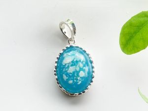 Saat Momen Memberi ASI Dikenang dalam Bentuk Perhiasan