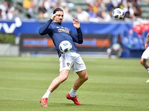 Kalah Taruhan, Ibrahimovic Akan Pakai Jersey Inggris di Wembley Kalah Taruhan, Ibrahimovic Akan Pakai Jersey Inggris di Wembley