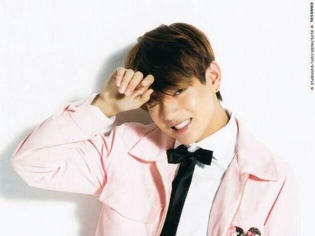 Ngeri! V BTS Curhat Diganggu Sasaeng saat Naik Pesawat Ngeri! V BTS Curhat Diganggu Sasaeng saat Naik Pesawat