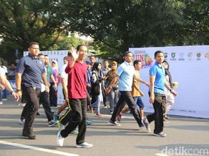 Jokowi dan Iriana Jokowi Jalan-jalan di CFD Solo