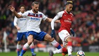 Secara keseluruhan, Aubameyang jelas menjadi man of the match laga ini. Jika dicermati, ia juga tampil dengan gaya rambut terbaru. (Foto: Shaun Botterill/Getty Images)