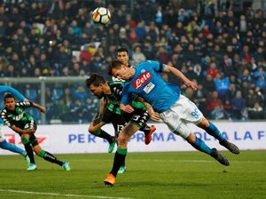 Gol Bunuh Diri Selamatkan Napoli dari Kekalahan
