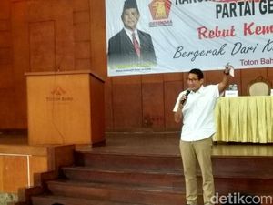Soal Kaus #2019GantiPresiden, Sandi: Bagus untuk Peluang Usaha Soal Kaus #2019GantiPresiden, Sandi: Bagus untuk Peluang Usaha