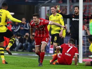Lewandowski Hat-trick, Bayern Bantai Dortmund 6-0