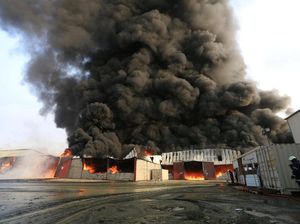 Kebakaran Hancurkan Gudang Penyimpanan Bantuan Kemanusiaan di Yaman