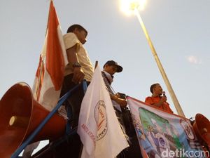 Massa Tukang Pulsa Klaim Diizinkan Registrasi SIM Card Tanpa Batas