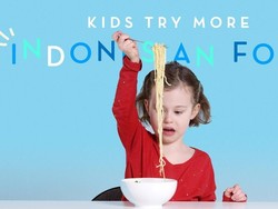 Ini Ekspresi Anak-anak Amerika Saat Cicipi Nasi Uduk dan Kue Cubit