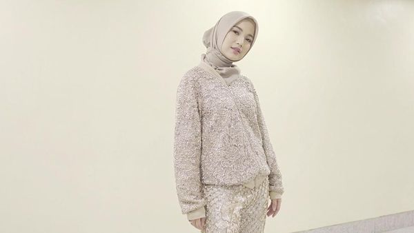 Foto: Deretan Artis Berhijab di Indonesia Fashion Week 2018