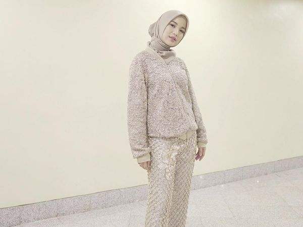Foto: Deretan Artis Berhijab di Indonesia Fashion Week 2018