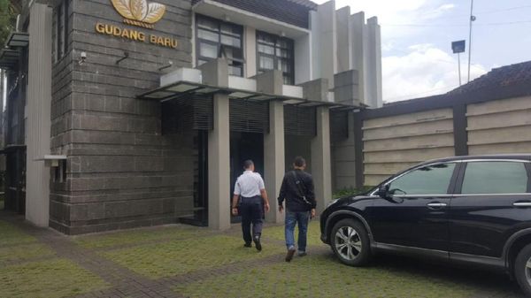 Melihat Kantor Gudang Baru yang Digulung Gudang Garam