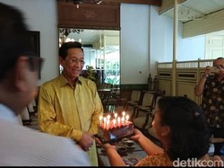 Ulang Tahun ke 72, Sultan HB X Tiup Lilin