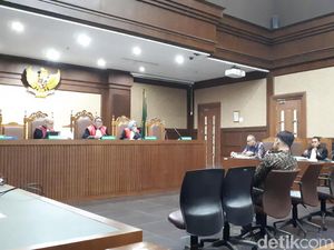 Telepon Pengacara Novanto Pesan 1 Lantai RS Bikin Heboh Dokter