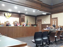 Telepon Pengacara Novanto Pesan 1 Lantai RS Bikin Heboh Dokter