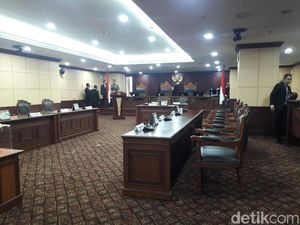 Ketua MK Dipilih Lewat Voting
