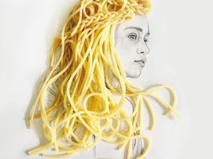 Keren! Seniman Ini Lukis Rambut Pakai Aneka Makanan