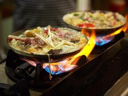 Karena Alasan Sepele, Pria Ini Siramkan Sup Panas ke Wajah Wanita