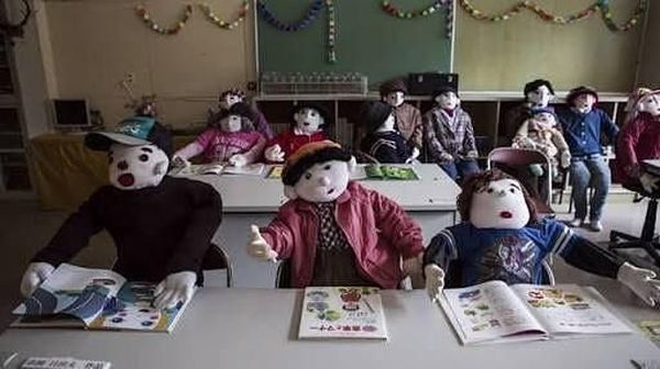 Seram Atau Unik? Desa Ini Isinya Boneka