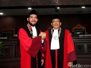 PR Anwar Usman di Tahun Politik: Transparan dan MK Bebas Korupsi PR Anwar Usman di Tahun Politik: Transparan dan MK Bebas Korupsi