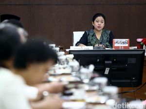 Puan Pimpin Rapat Soal Bandara Kertajati Jadi Embarkasi Haji