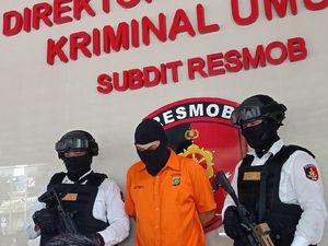 Dirilis Polisi, Eza Koboi Tol Berbaju Tahanan Dirilis Polisi, Eza Koboi Tol Berbaju Tahanan