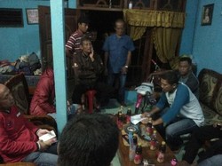 Rusak APK, Pendukung Cawali Madiun Ini Main Ancam dengan Sajam