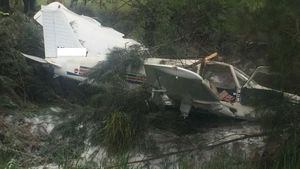 Foto: Pesawat Ini Jatuh dan Rusak Parah, Pilot Hanya Luka Ringan