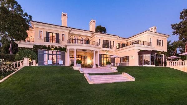 Mau Jadi Tetangga Oprah? Tuh Rumah Sebelah Dijual Rp 600 M