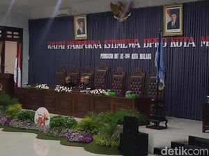 Mangkir Panggilan KPK, Ketua DPRD Kota Malang Pimpin Paripurna Mangkir Panggilan KPK, Ketua DPRD Kota Malang Pimpin Paripurna