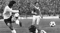 3. Gerd Mueller (Jerman Barat) mencetak 14 gol dalam 13 partai Piala Dunia (1,08 gol per partai). Ia tampil dan mencetak gol dalam Piala Dunia 1970 dan 1974. (Foto: Staff/AFP)