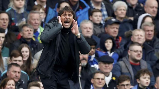 Bersama Chelsea, Antonio Conte mendapatkan satu juara Liga Inggris dan satu Piala FA>