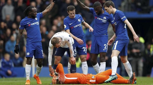 Chelsea harus bersaing dengan Tottenham Hotspur dalam perburuan tiket Liga Champions.