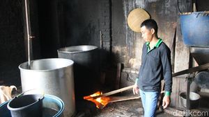 Foto: Warga Garut Olah Limbah Tempe Jadi Biogas dan Pupuk