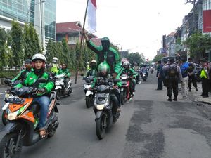 Ratusan Driver Ojek Online Longmarch ke Kantor Aplikator, Ada Apa?