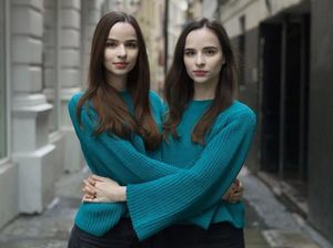 Kembar Identik: Serupa Tapi Tak Sama, Bisa Temukan Bedanya?