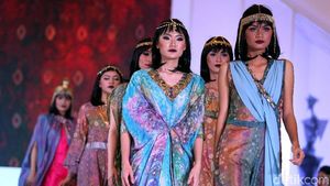 Intip Deretan Busana dengan Pewarna Alami, Pakai Daun Jengkol