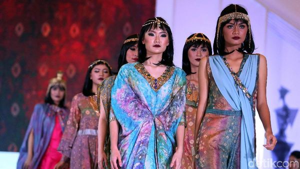 Intip Deretan Busana dengan Pewarna Alami, Pakai Daun Jengkol