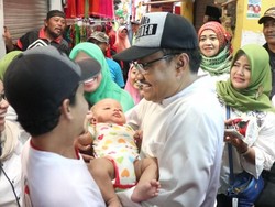 Ke Pasar Lawang, Gus Ipul Ajarkan Mencoblos yang Benar