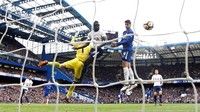 Chelsea memimpin lebih dulu melalui gol Alvaro Morata pada menit ke-30. Foto: Peter Nicholls/Reuters